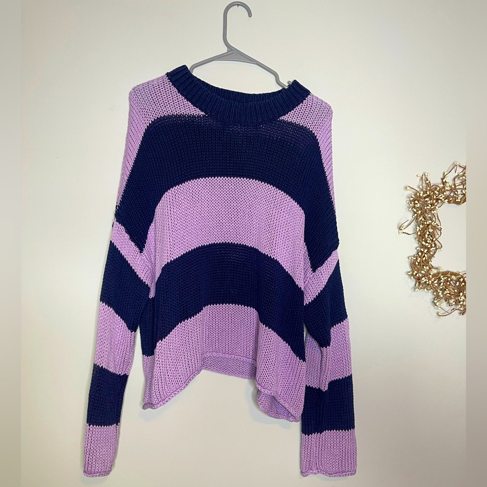 AERIE SWEATER NAVY & LIGHT PURPLE STRIPED! Size Large